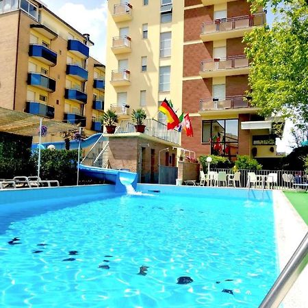 צ'סנטיקו Club Hotel Residence מראה חיצוני תמונה