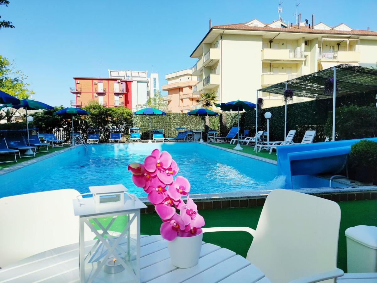 צ'סנטיקו Club Hotel Residence מראה חיצוני תמונה