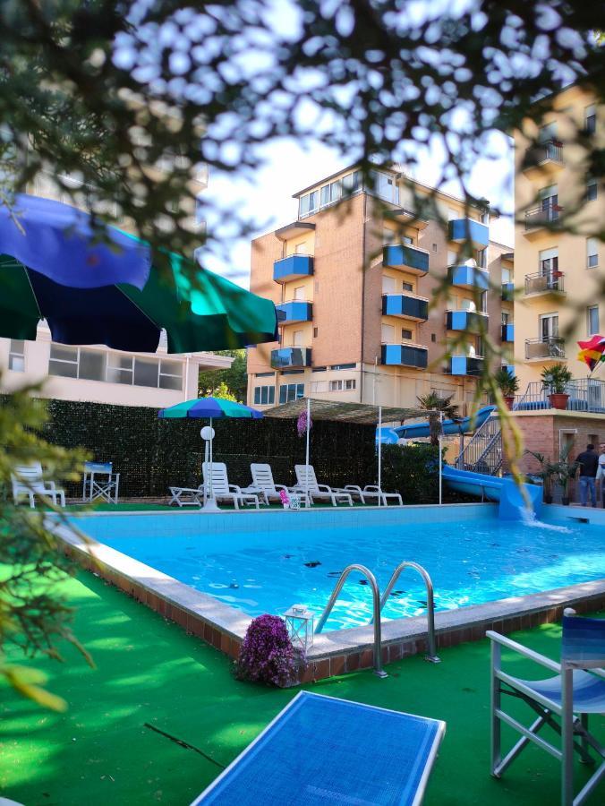 צ'סנטיקו Club Hotel Residence מראה חיצוני תמונה