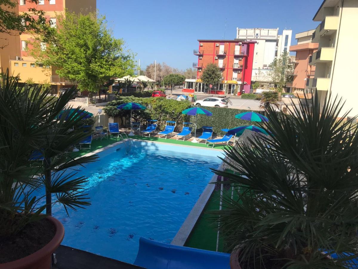 צ'סנטיקו Club Hotel Residence מראה חיצוני תמונה